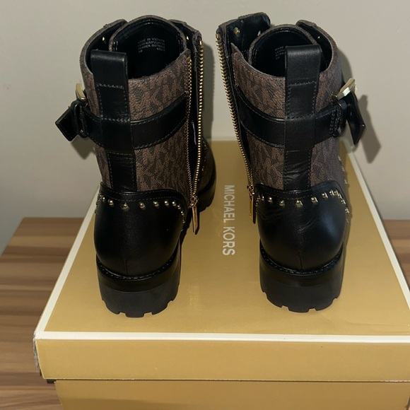 Michael Kors Kincaid lace up bootie - Picture 3 of 7